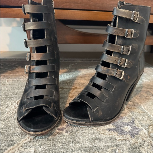 Frye Izzy Belted Short.  $140 - Picture 3 of 7